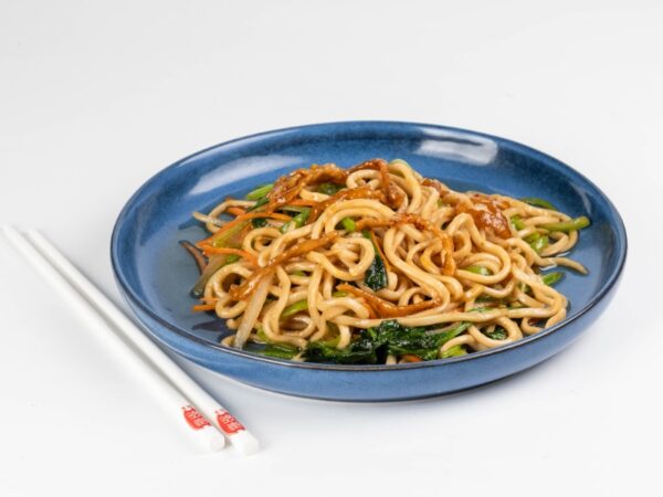 Жареная лапша с курицей 鸡丝炒面