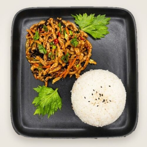 Свинина «Юйсян» 鱼香肉丝和米饭